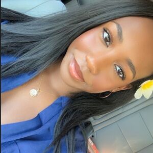 Meet your Posher, Lyra